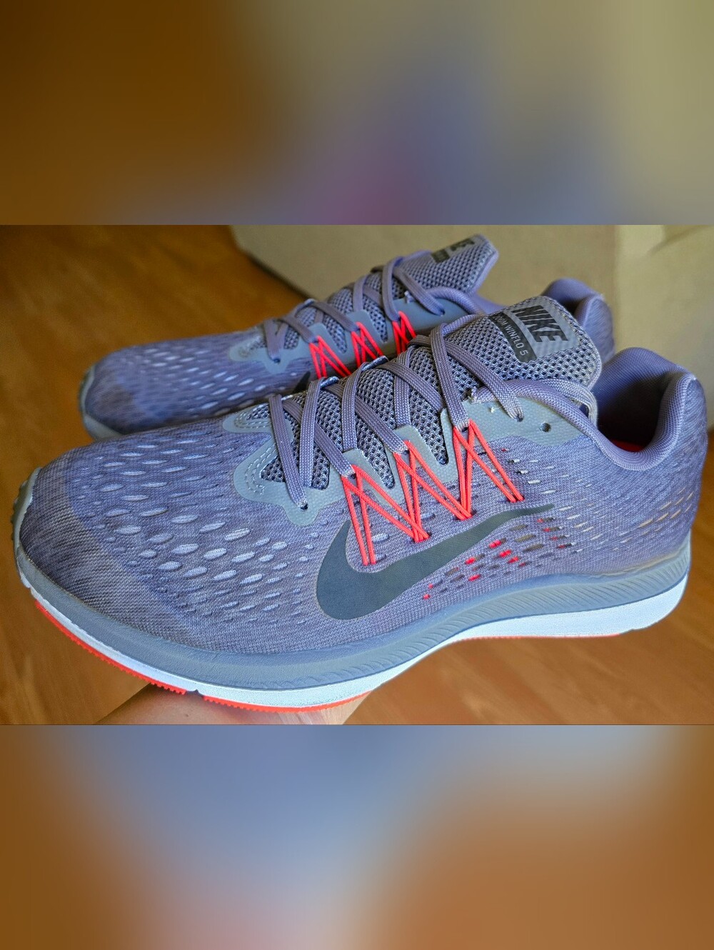 Sz 8.5 Men's NIKE AIR ZOOM WINFLO 5 Gray/Coral Red Running Shoes